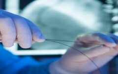 完成心、脑、外周血管三种介入术式动物实验，睿心血管介入手术机器人广适用性得以验证